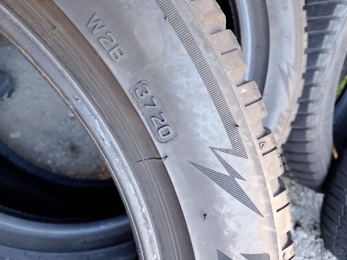 235/45/18 98v Bridgestone - zimní pneu 2ks - 3