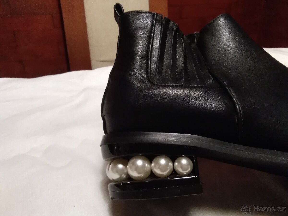 nove damske kotnikove boty CATHERINE - 3