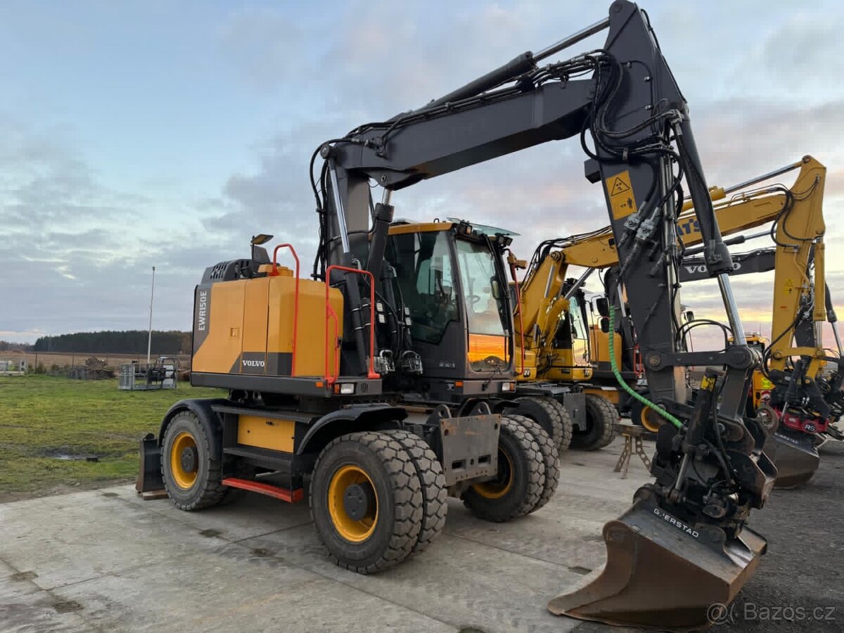 Kolový otočný bagr VOLVO EWR 150 E - 3