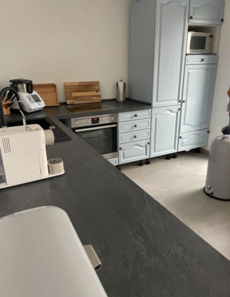 Kuchyňská linka z masivu se zánovními spotřebiči,5612 - 3