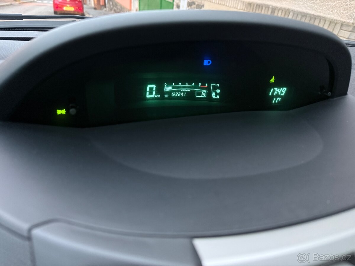 Prodam Toyota Yaris - 3