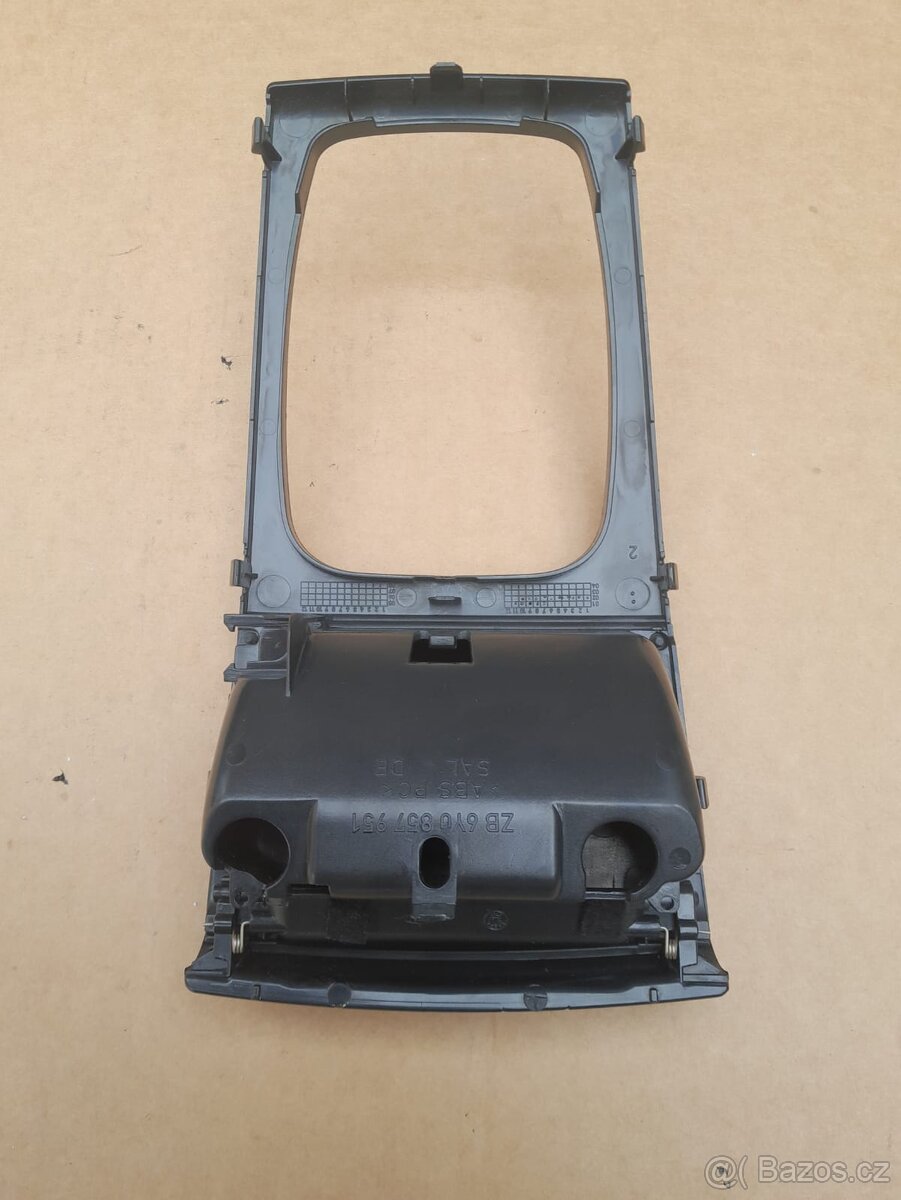 Rámeček řadicí páky Škoda Fabia 1 - 3