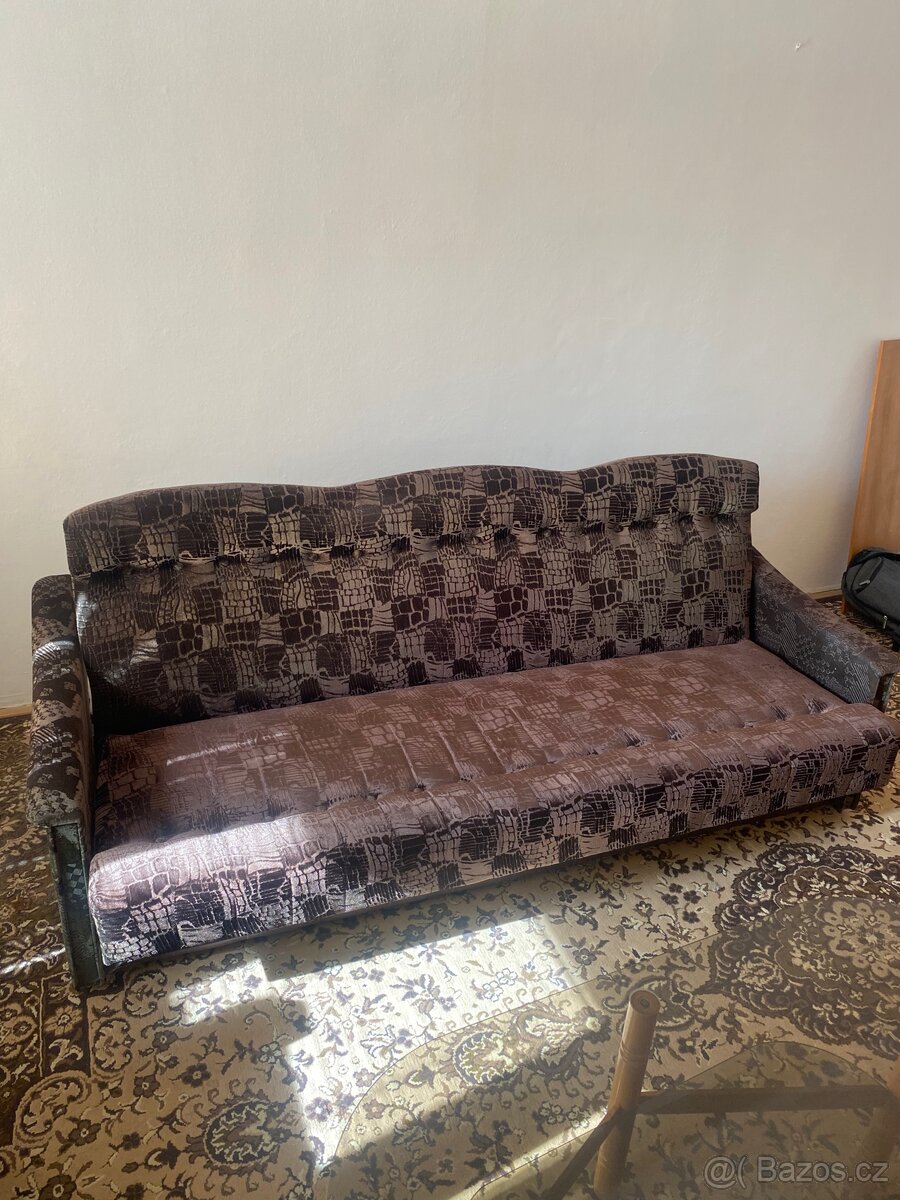 Starý nábytek z bytu - 3