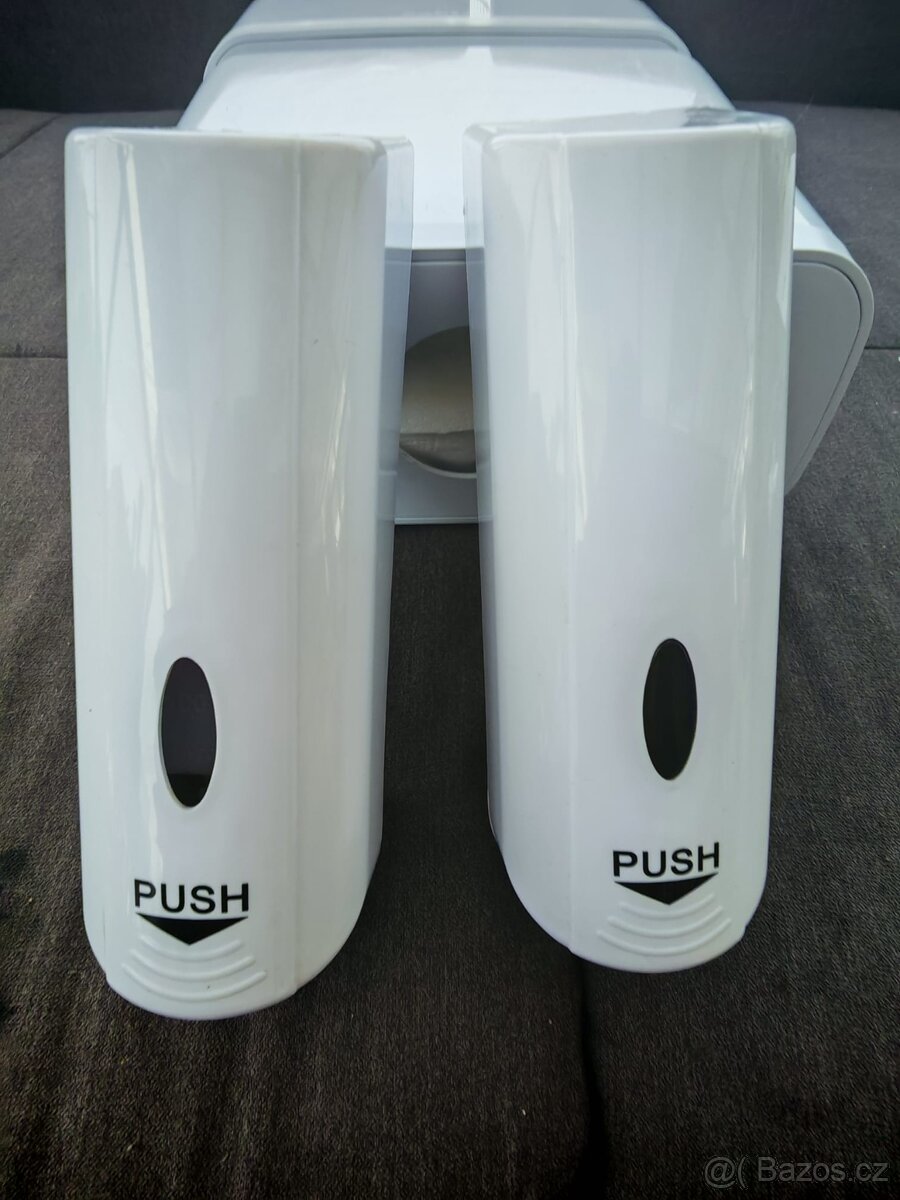 Dávkovač na skládané papírové ručníky - 3