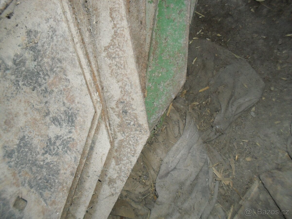 prodam nahradni dily na B 200-1 - 3