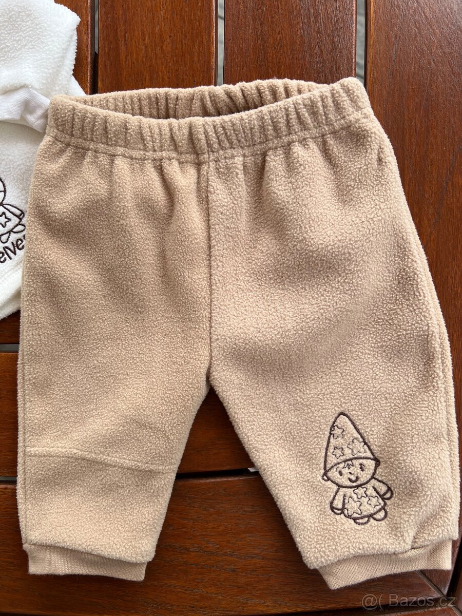 Mikina s kalhotami a kapucí - 3