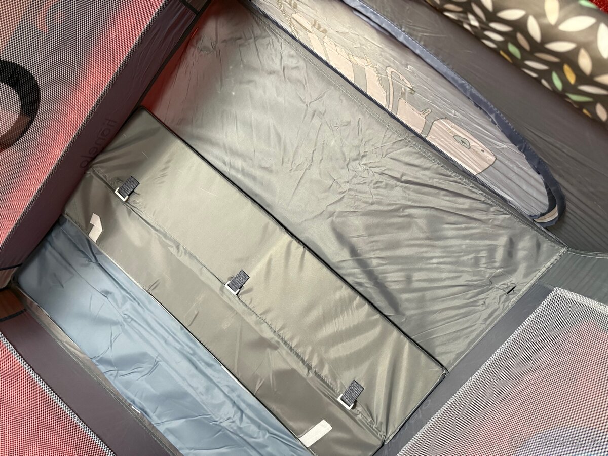 Cestovní postýlka / ohrádka pro dítě - 3