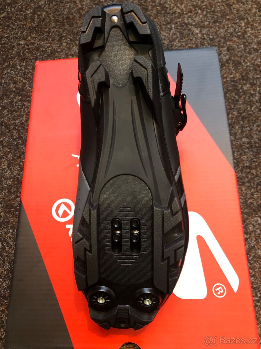 Tretry MTB Kellys Edgev.41,v.44 - 3