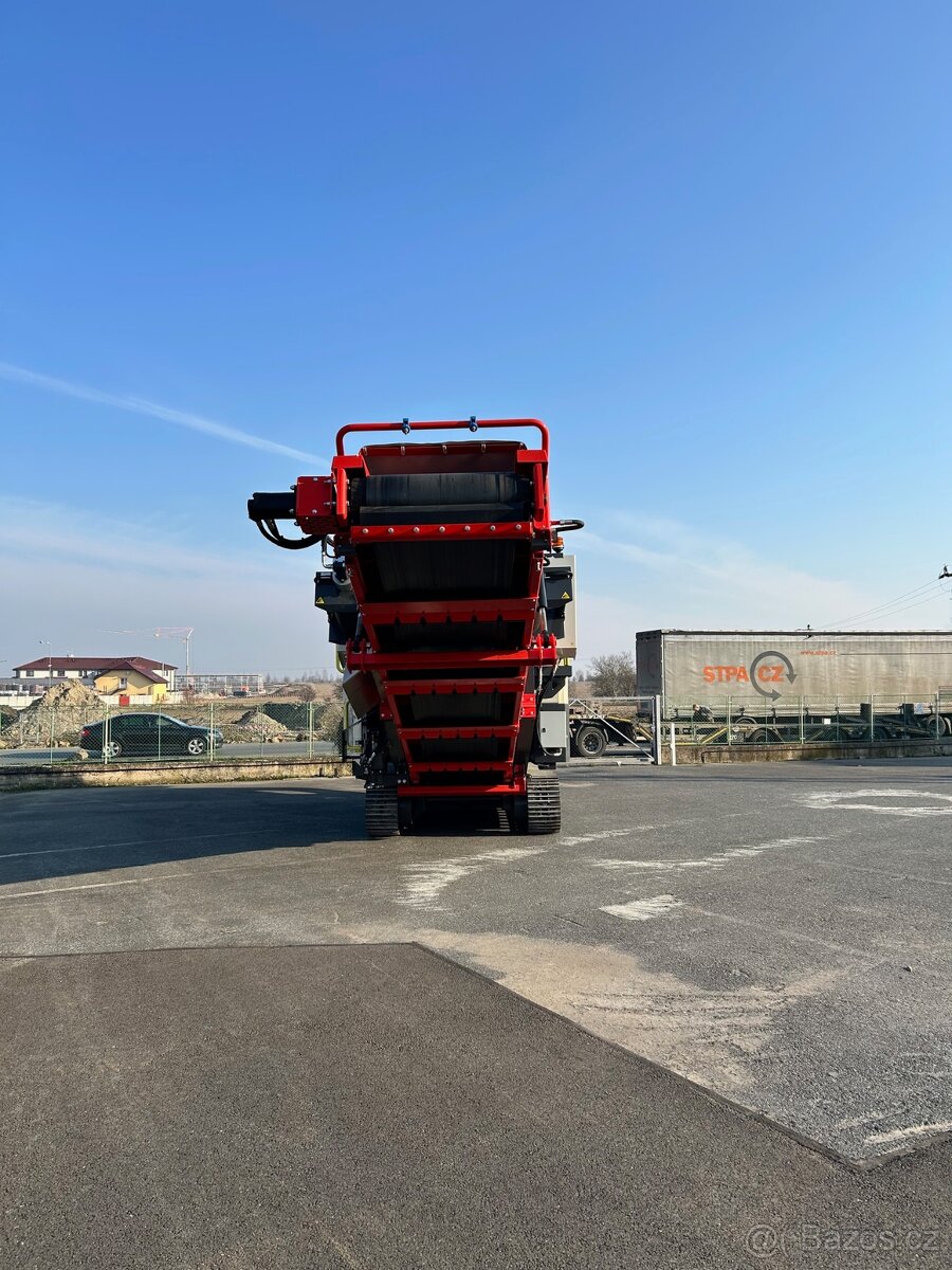 Mobilní čelisťový drtič SANDVIK QJ241 - 3