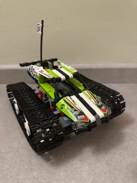 Lego Technic 42065: Pásový závoďák na dálkové ovládání - 3