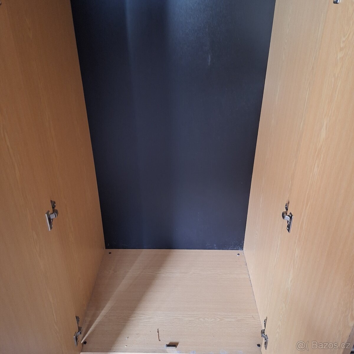 Šatní skříň - 3