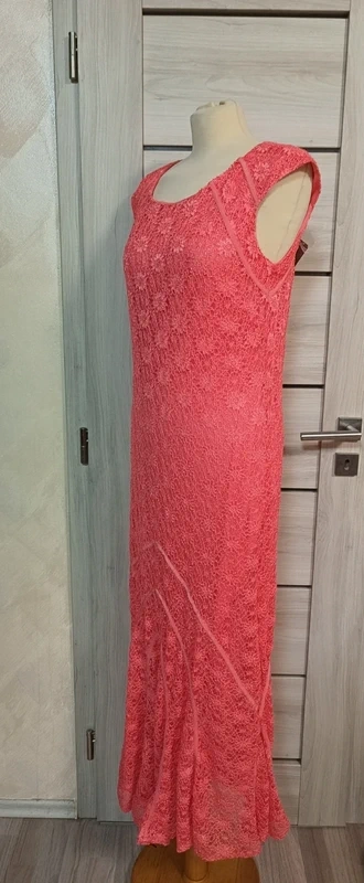 Dlouhé krajkované šaty - 3