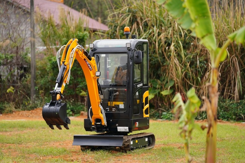 Minibager YUCHAI U20 Premium 2000 kg - 3