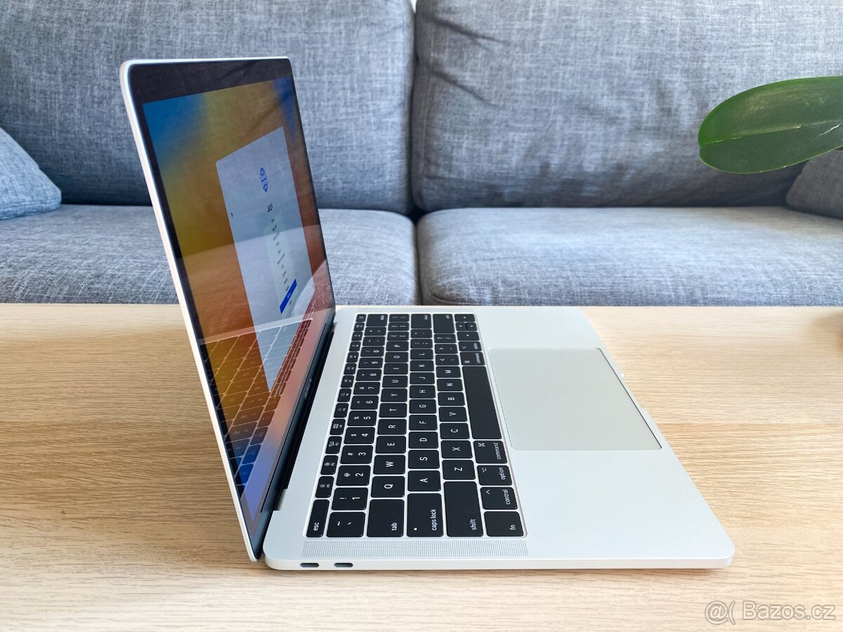 100% JAKO NOVÝ Apple MacBook Pro 13" Silver 256GB + ZÁRUKA - 3