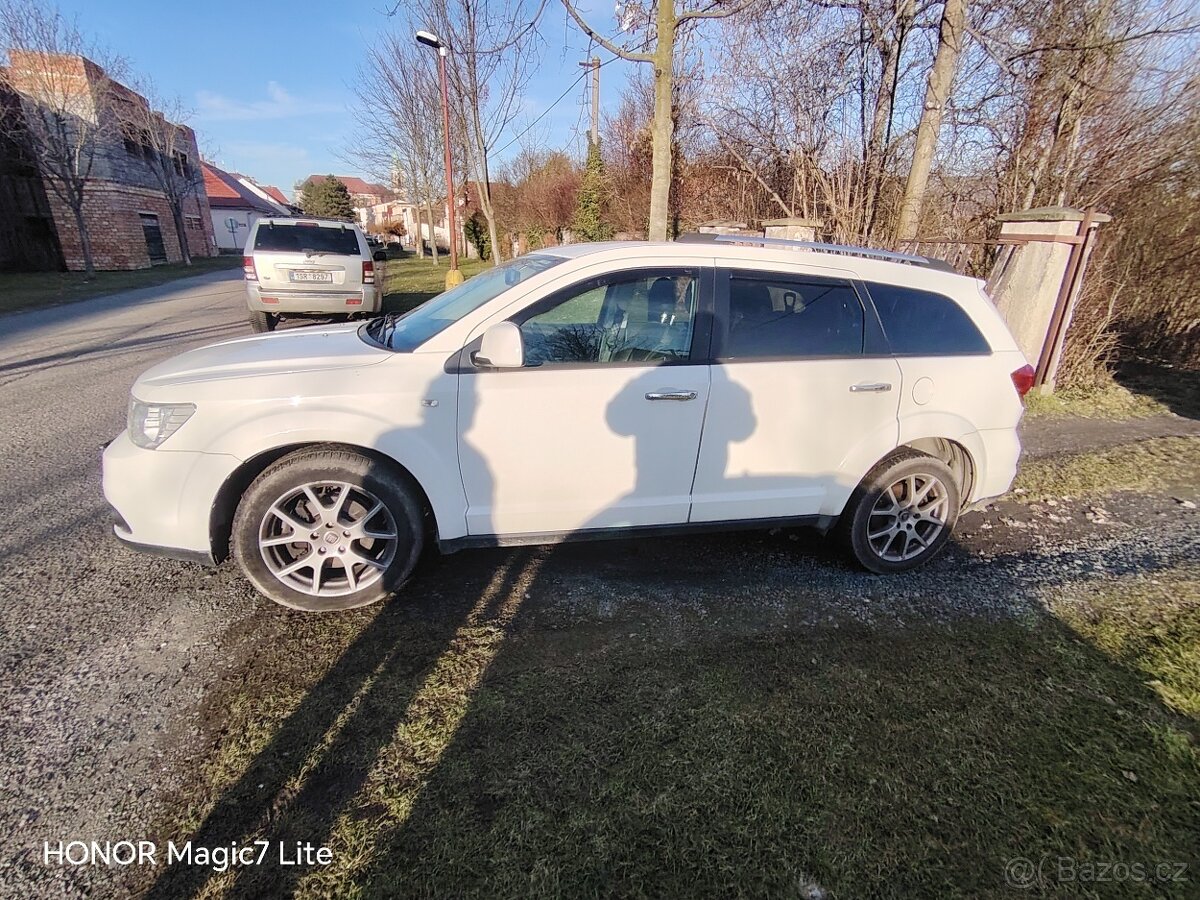 Prodám Fiat Freemont 2.0 JTD Urban - 3