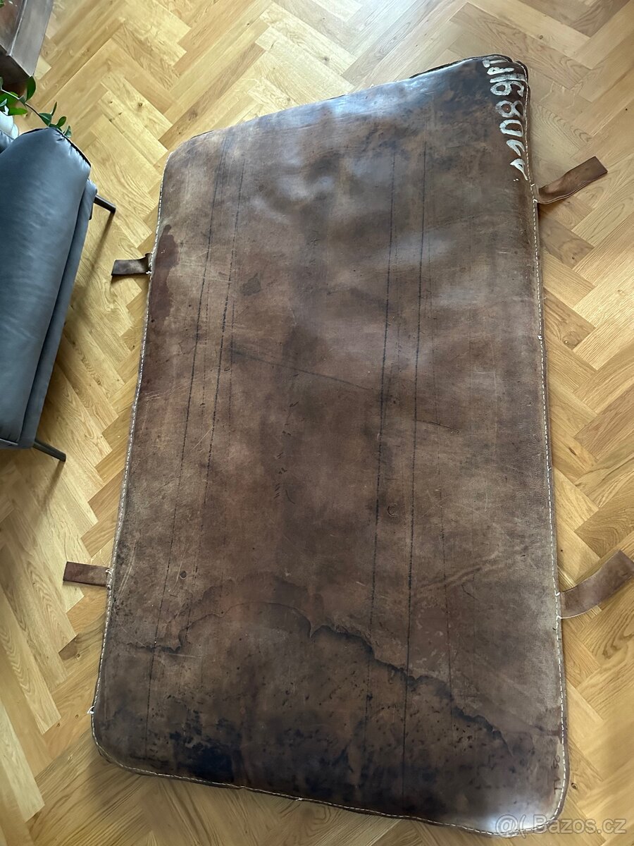 Kožená žiněnka - 3