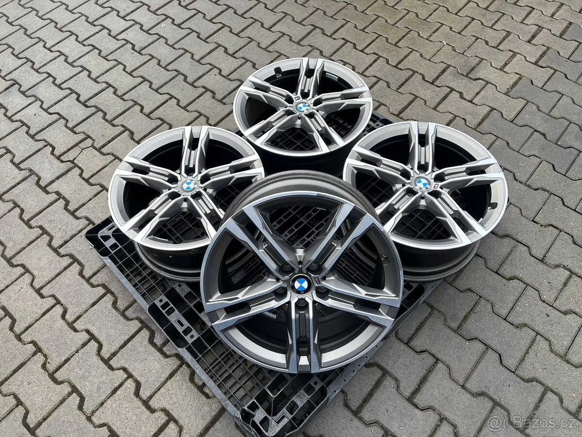 BMW 1 ,,M" kola 18" - 3