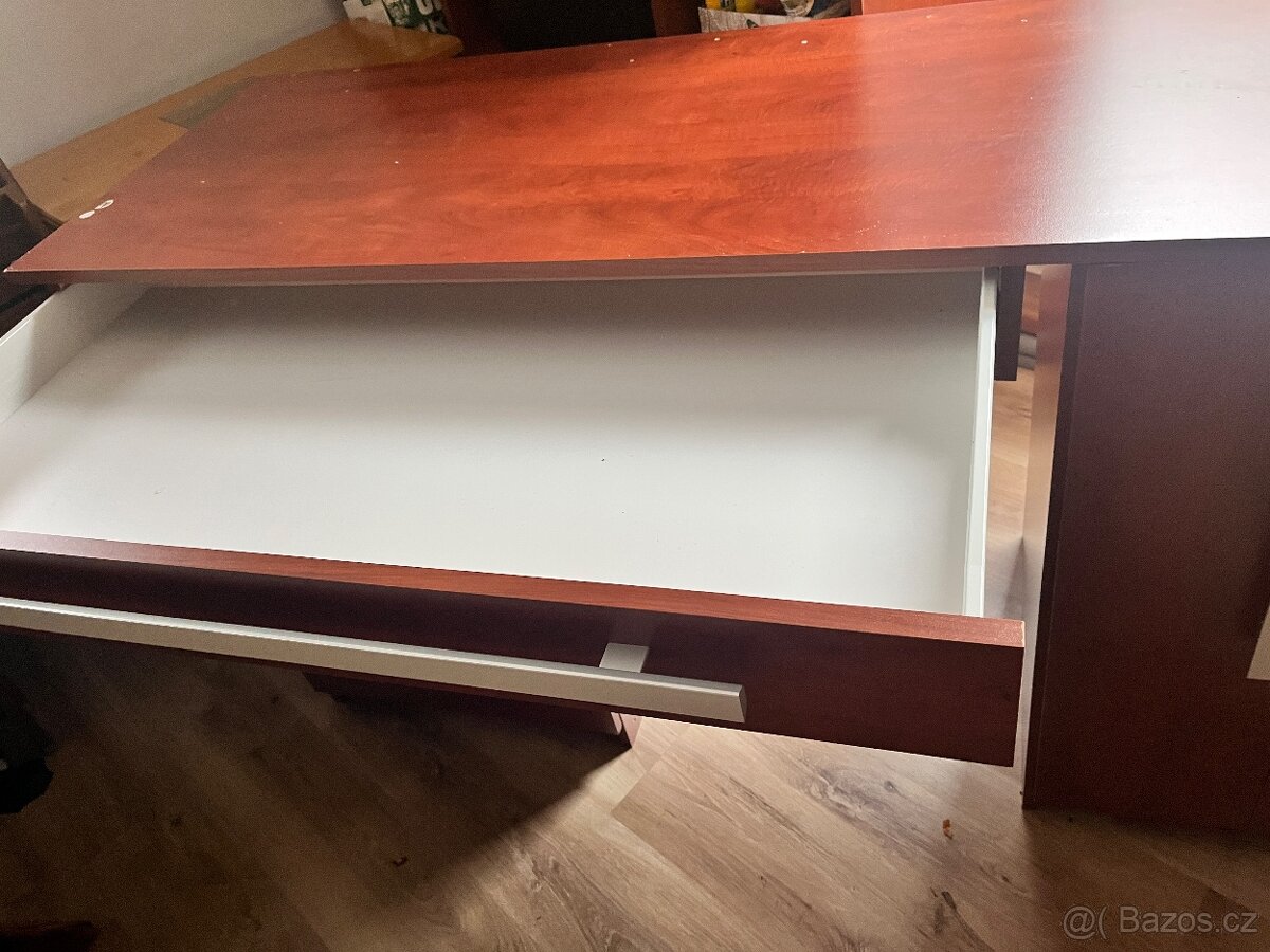 Skříň s úložným prostorem - 3