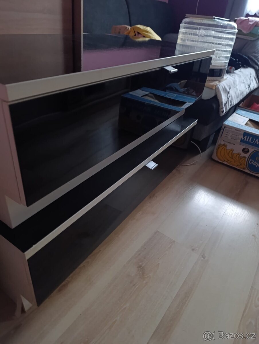 TV stolek + 2 skřínky - 3