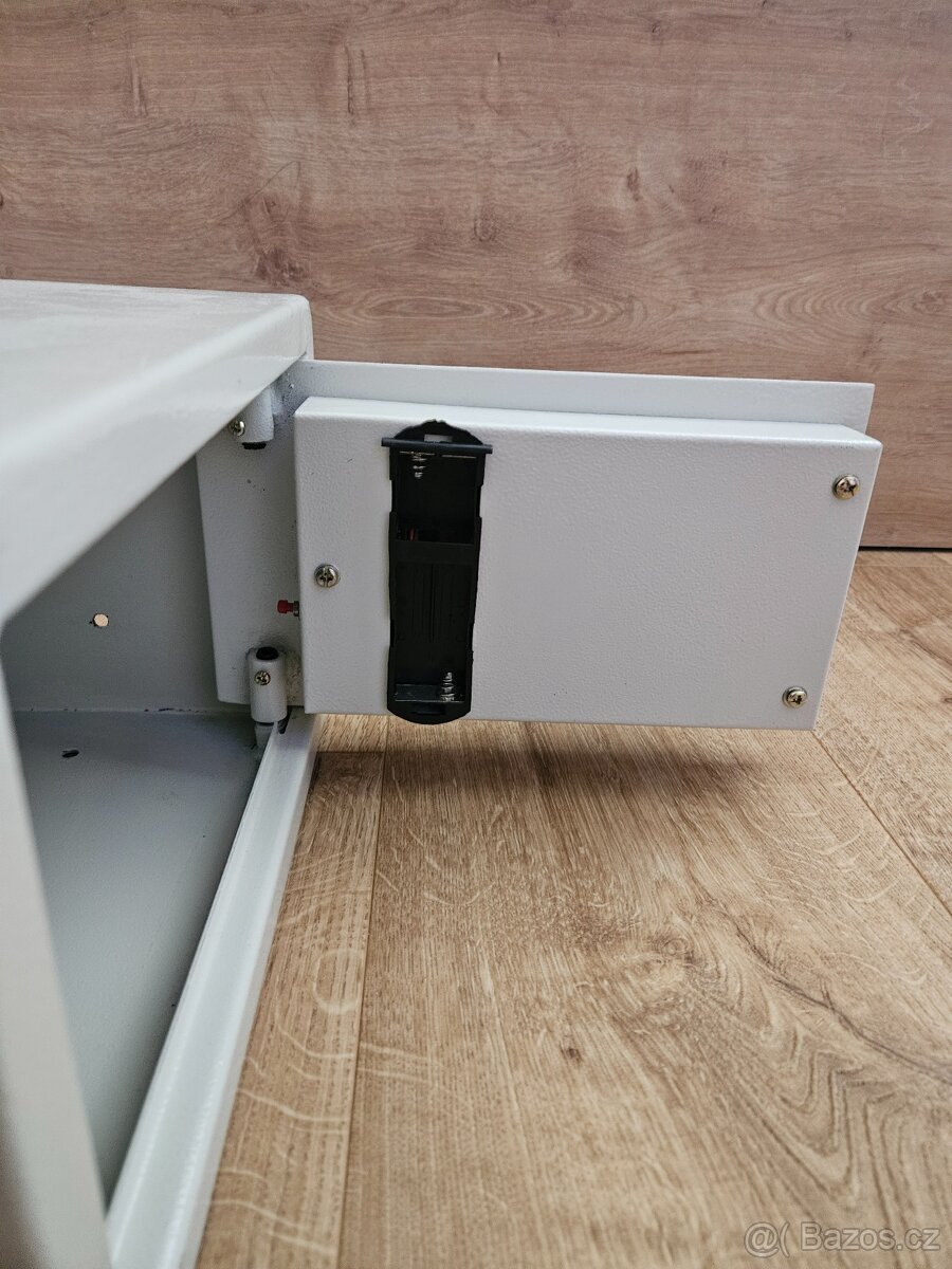 Electronic Digital Safe - 3