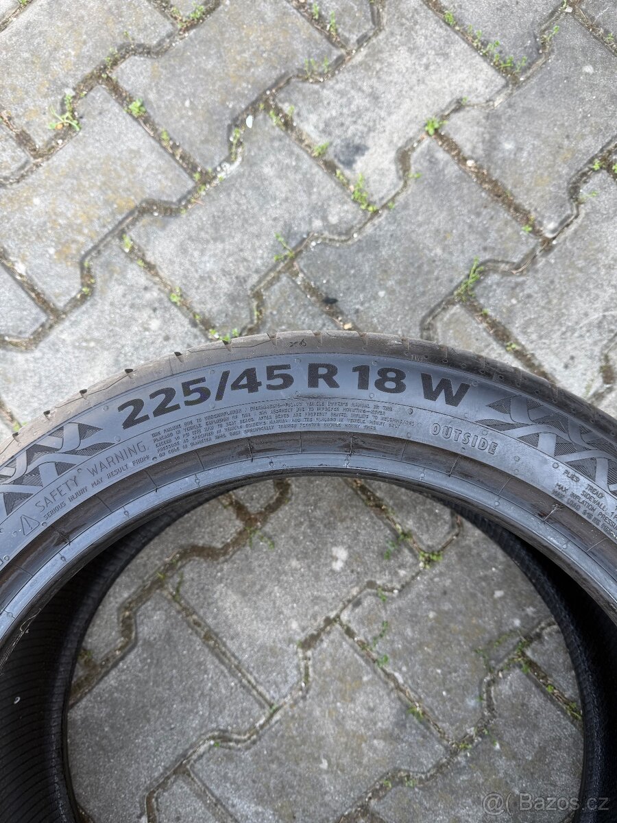 225/45R18 - 3