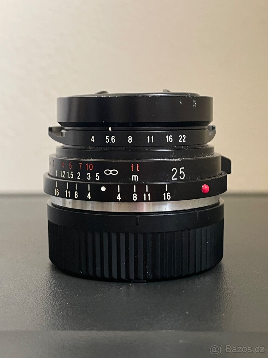 Voigtländer Color-Skopar 25mm f/4 pro Leica M s optickým hle - 3