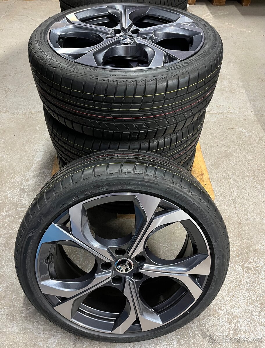 Octavia 4 R19 Nová originální letní sada (2025) - 3