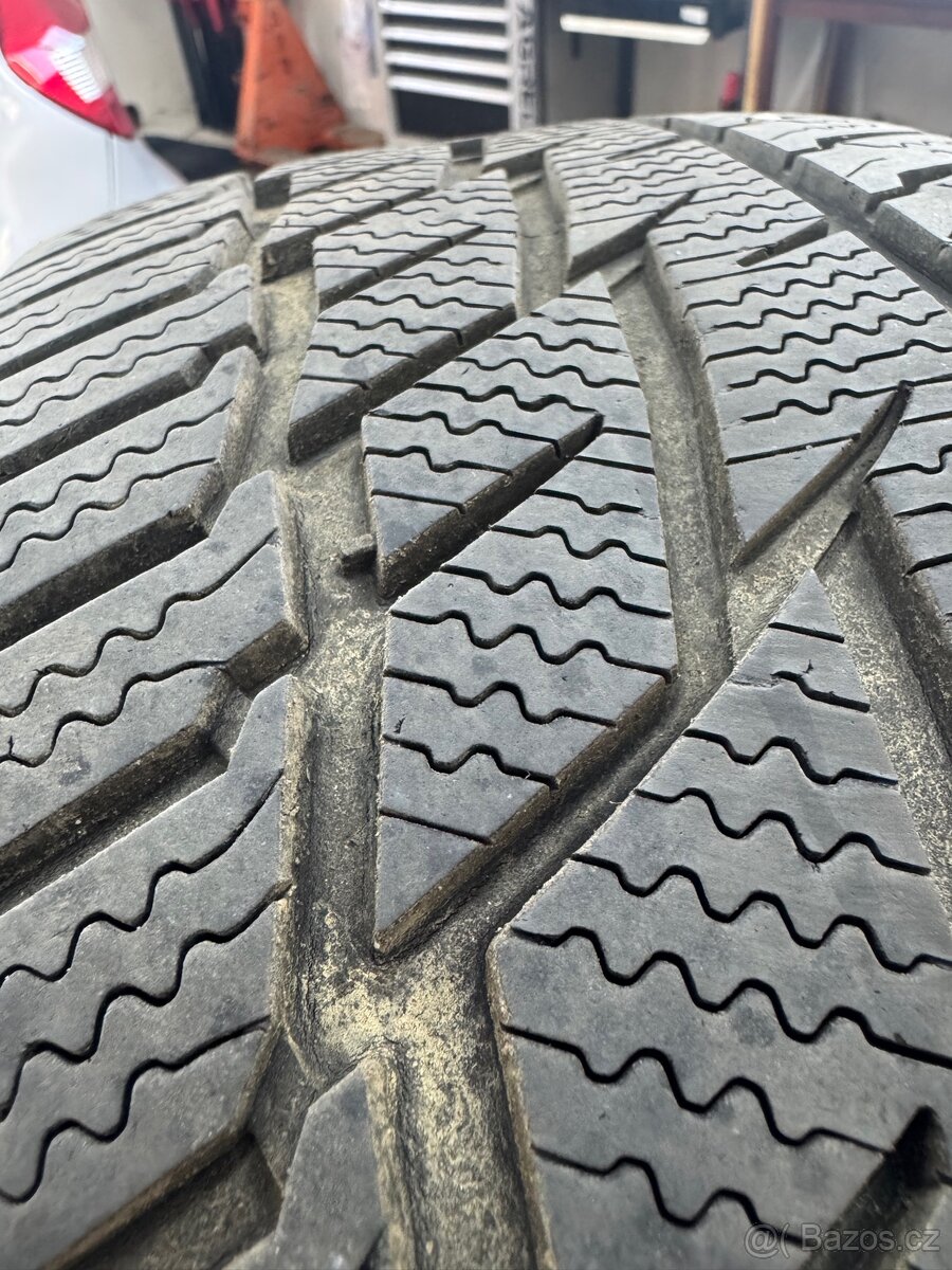 Zimní gumy 205/50 r17 - 3