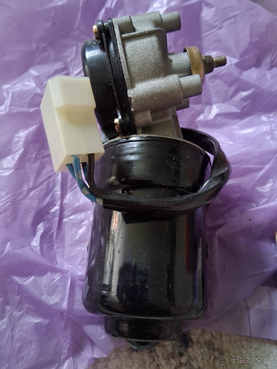 Prodám motorek př.stěračů Fiat 128 coupé - 3