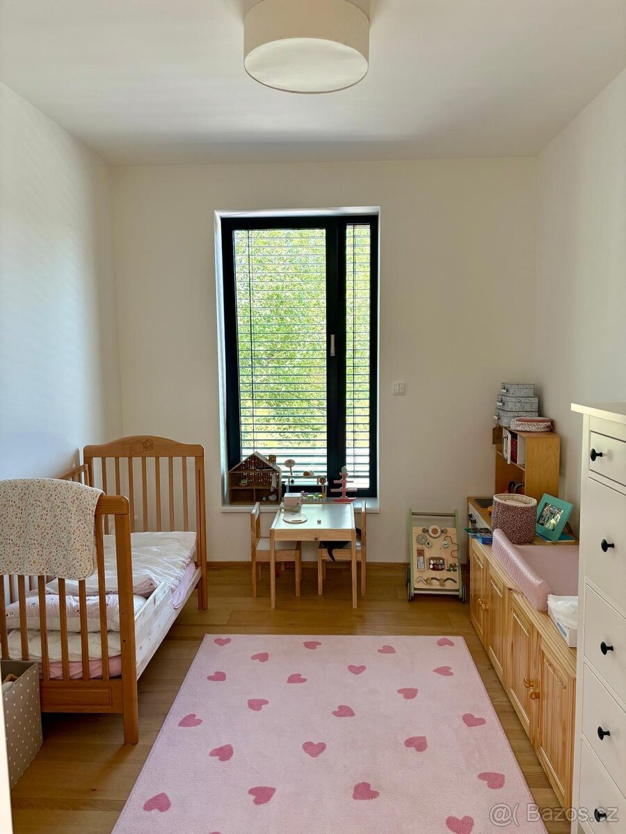 Dřevěná dětská postýlka - 3