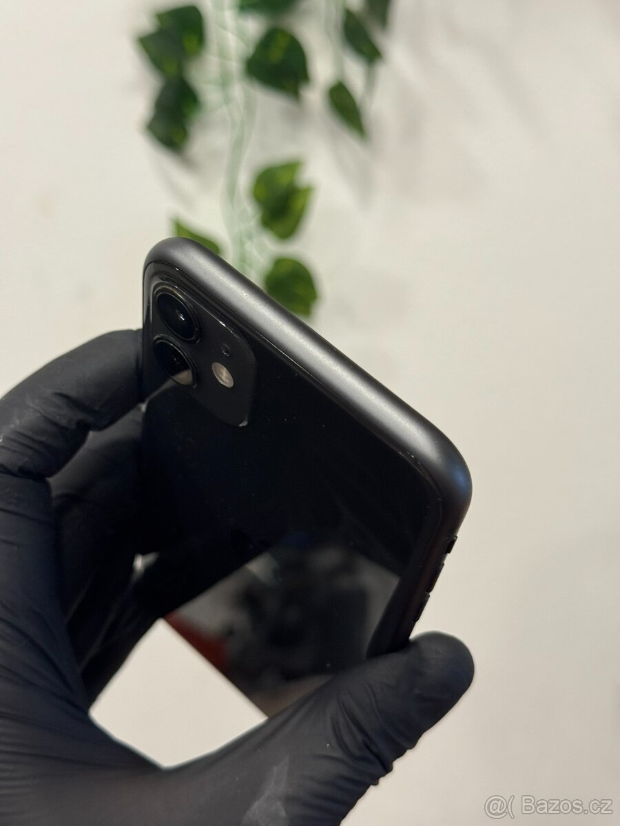 iPhone 11 64GB černý - 3