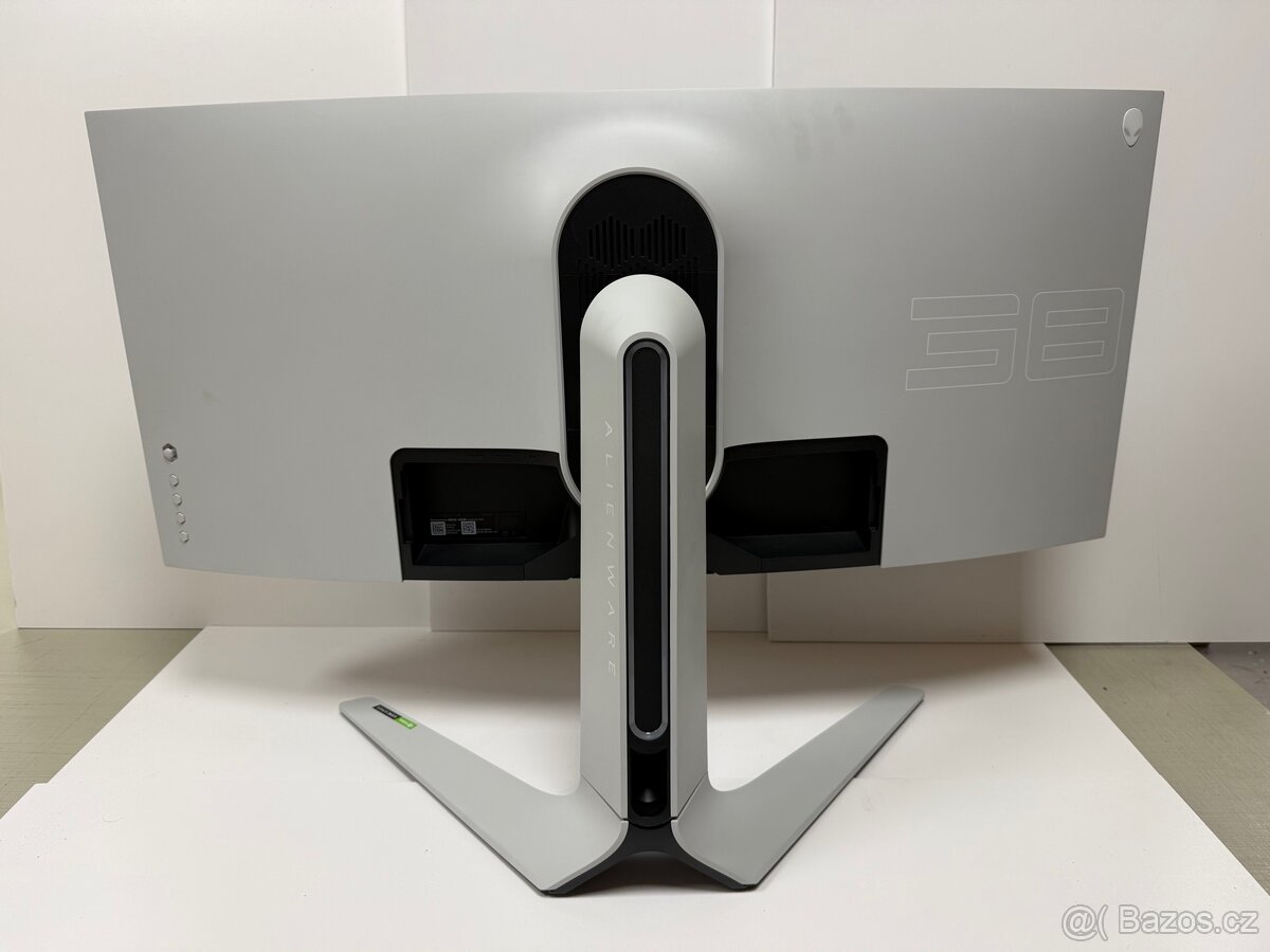 Herní monitor Alienware AW3821DW - 3