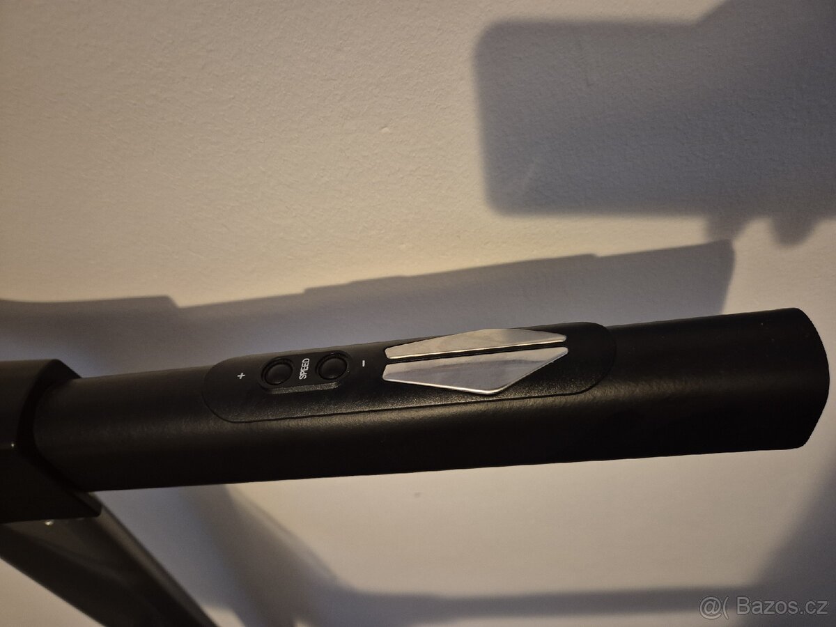 Elektrický běžecký pás Housefit - 3