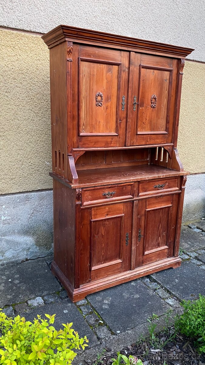 Masivní příborník - 3