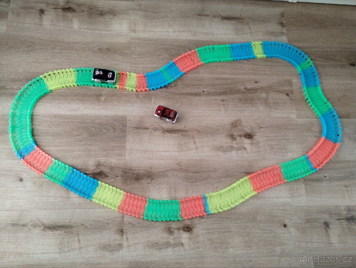 Fosforeskující autodráha + 2x autíčko - 3