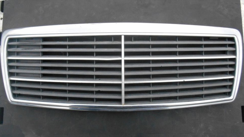 Mercedes C W202 - maska - 3