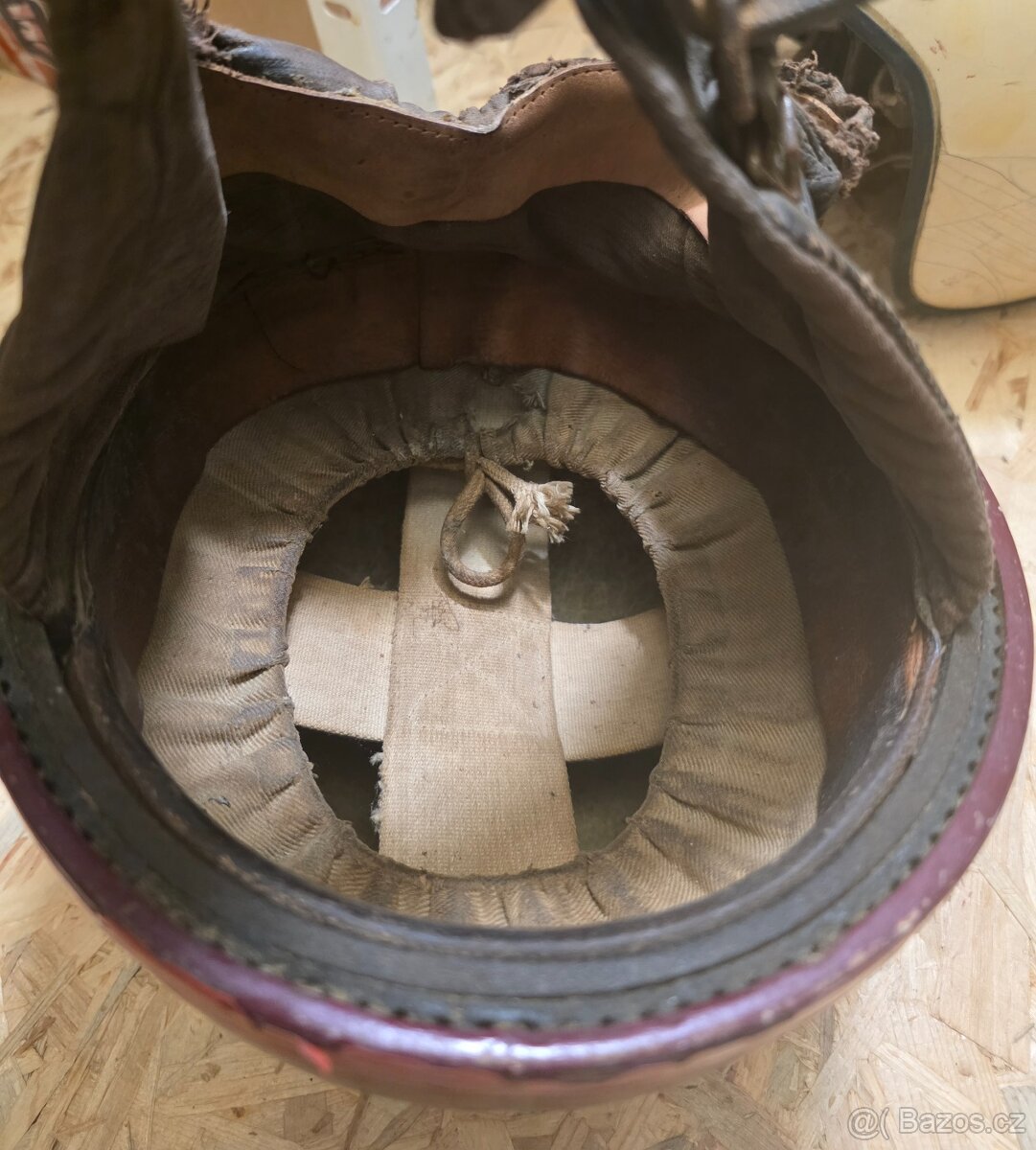 Staré moto helmy - 3