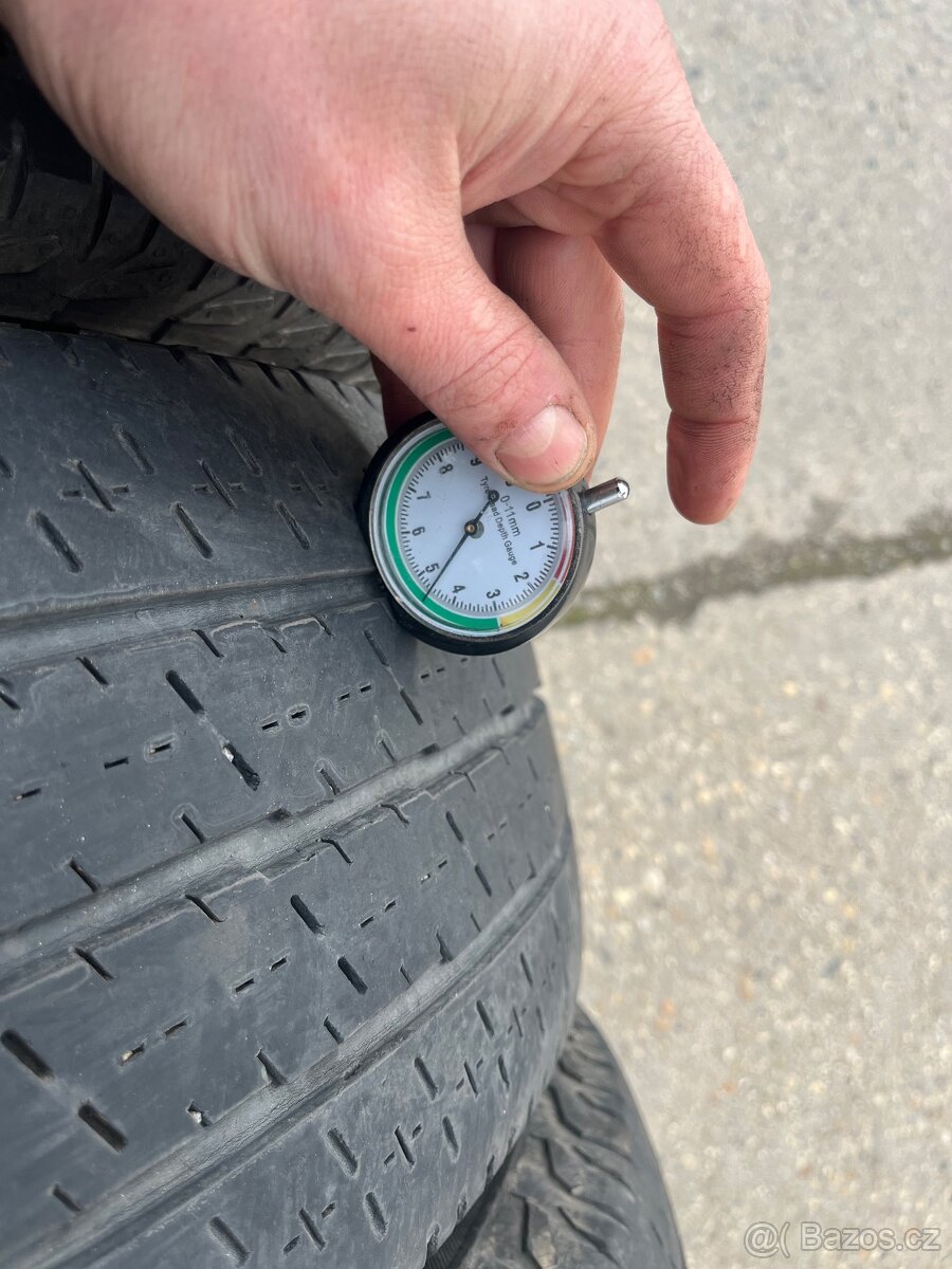 Pneu 215/65/15 C - 3