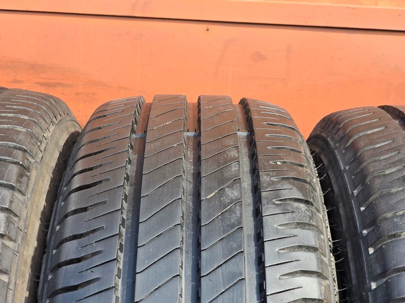 Letní Michelin 215/65/16C - 3