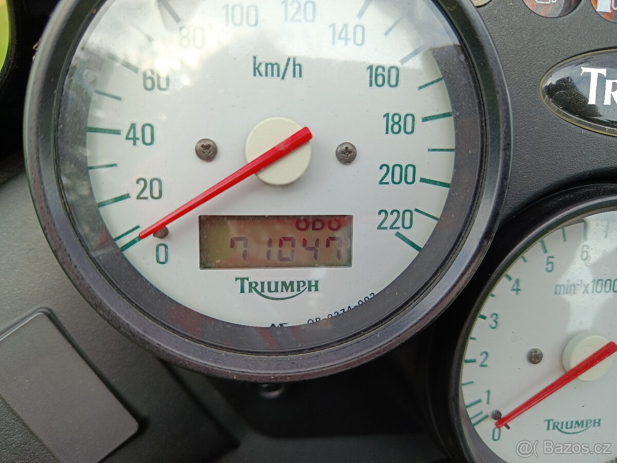 Triumph Tiger 885i - 3