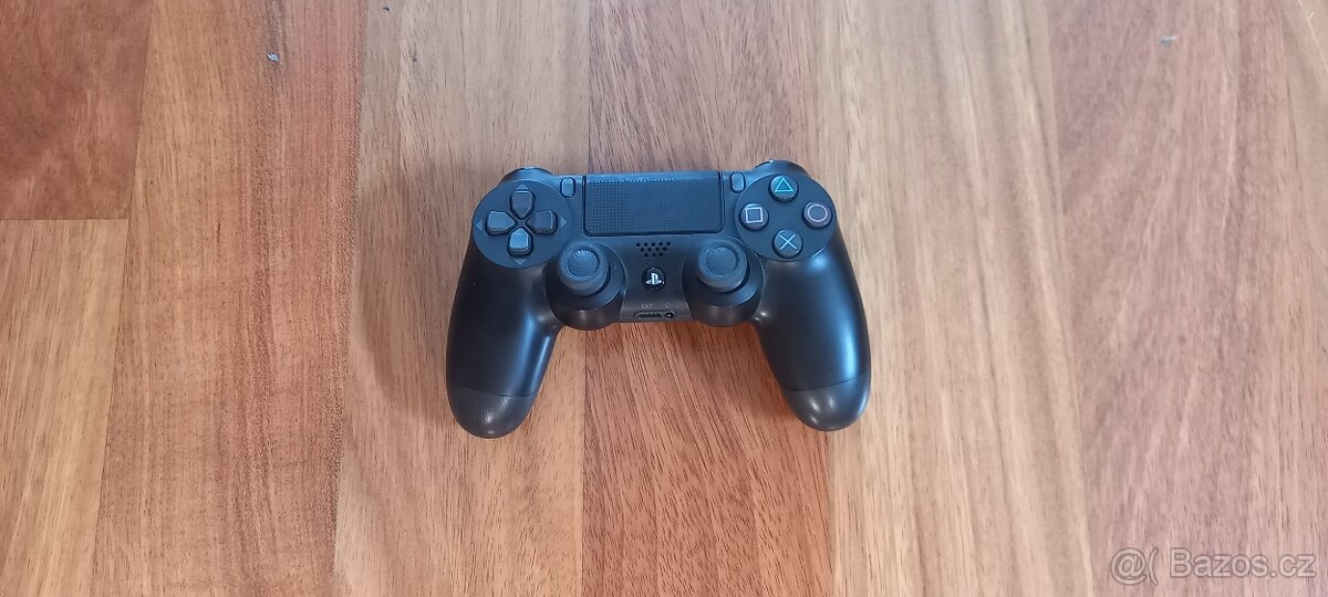 Prodám ovladač pro playstation 4 - 3