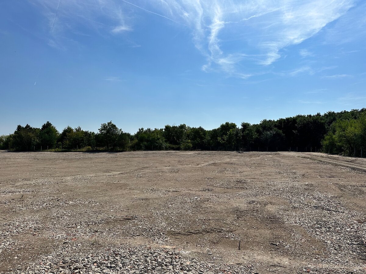 Pronájem zastřešeného pozemku o velikosti až 2.550 m2 - 3