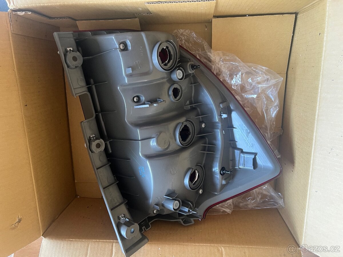 Kia Ceed SW pravé zadní světlo - 3