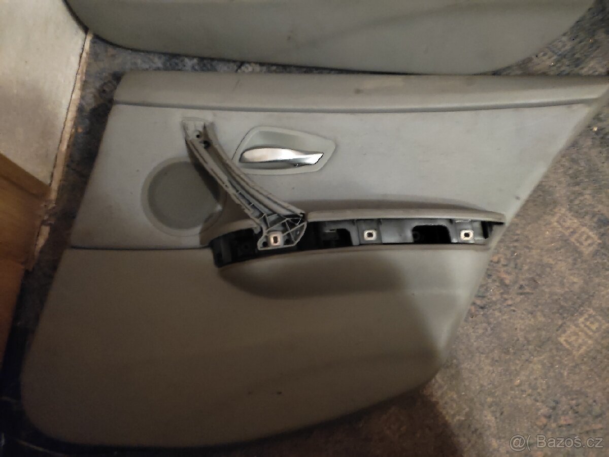 Šedé tapce E91 - 3