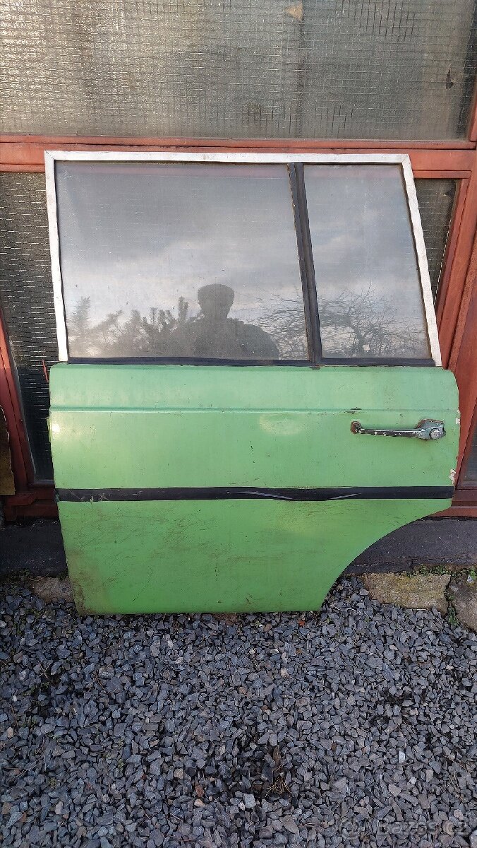 Zadní dveře na Wartburg - 3