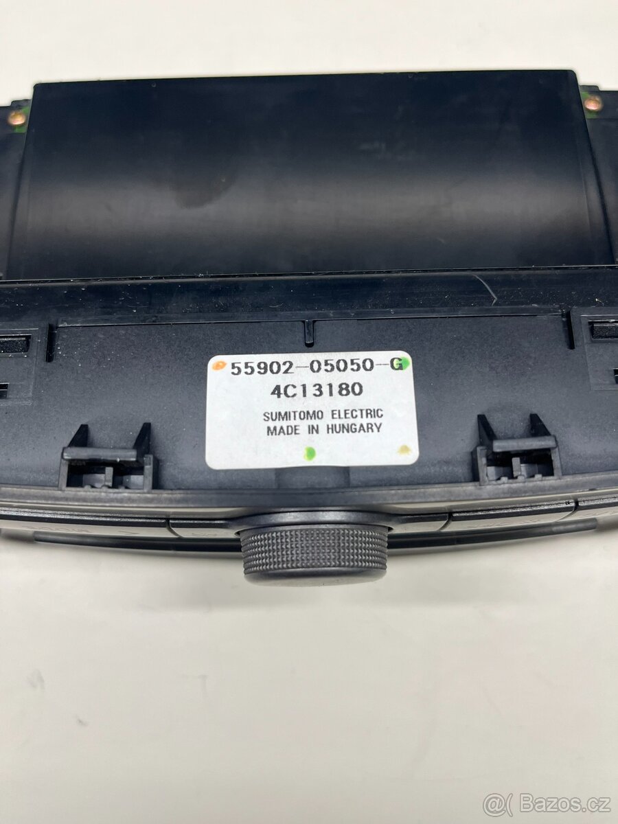 //Panel ovládaní klimatizace Toyota Avensis T25// - 3