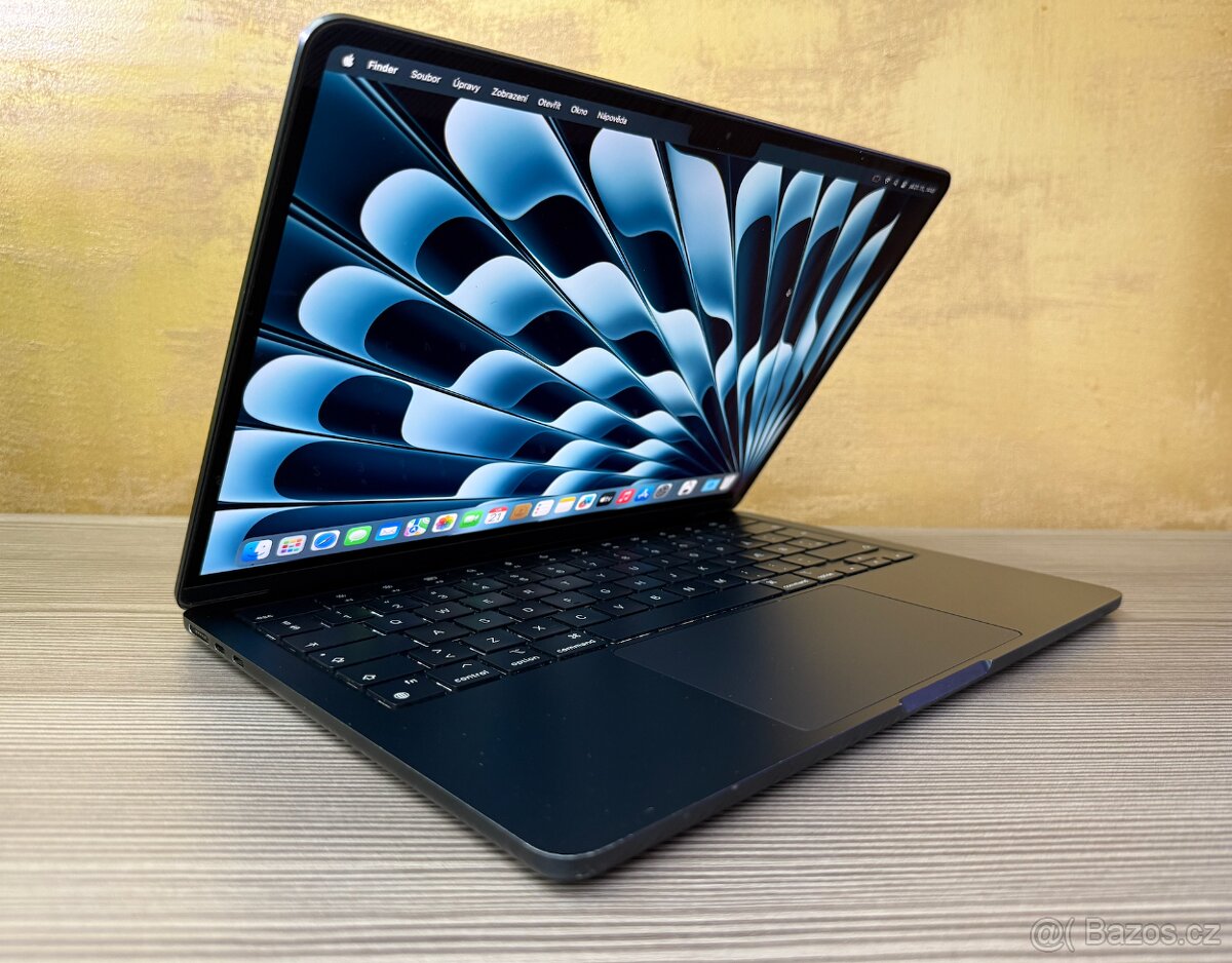 MacBook Air 13" 2022 M2 8GB 256GB Temně Inkoustový - 3
