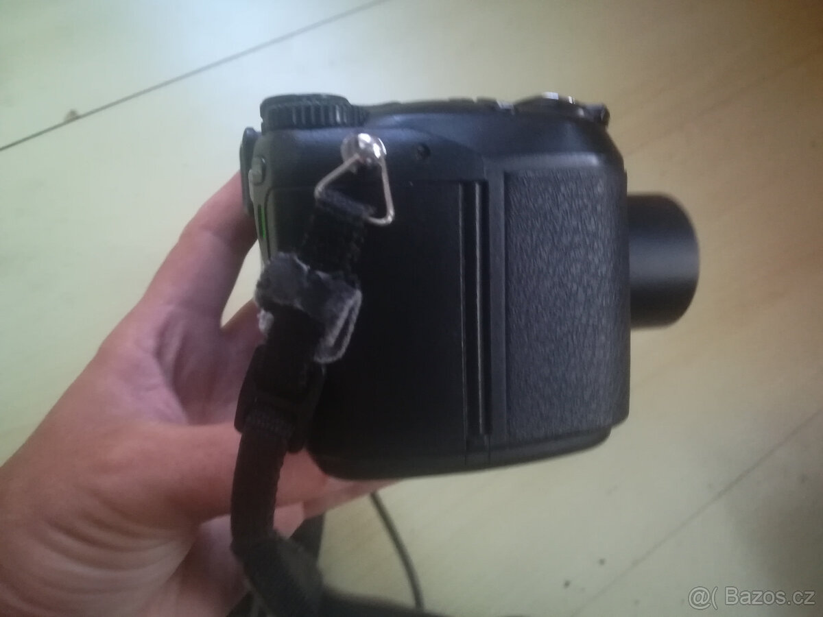 2x FujiFilm Finepix S7000 - zřejmě vadný CCD čip - 3