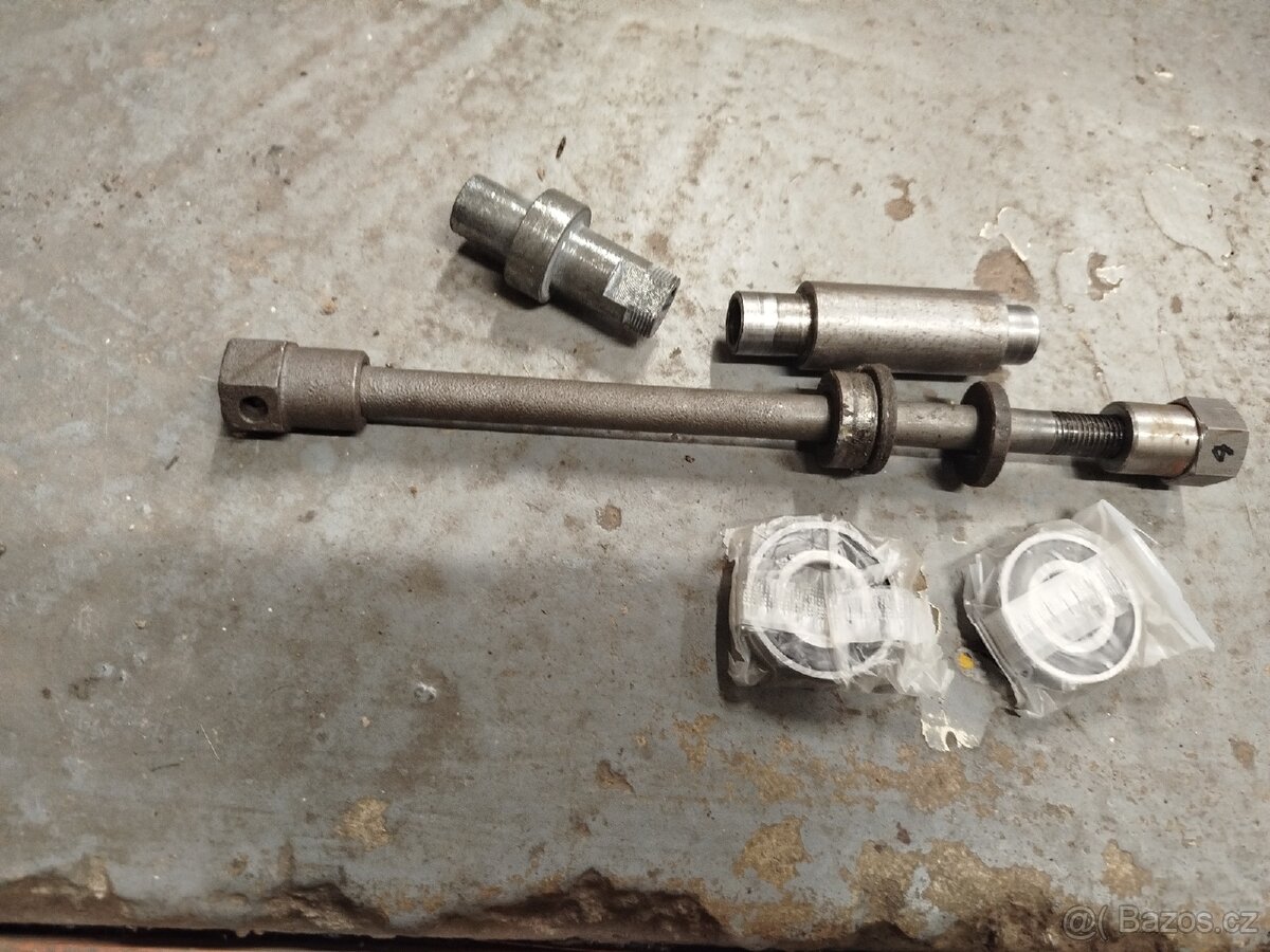 Čz 150 osa kola - 3