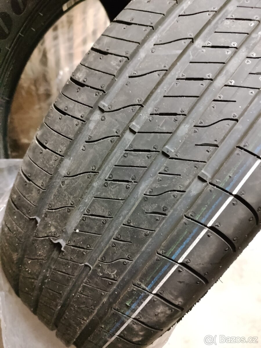 GoodYear Efficient Grip 2-SUV - 3